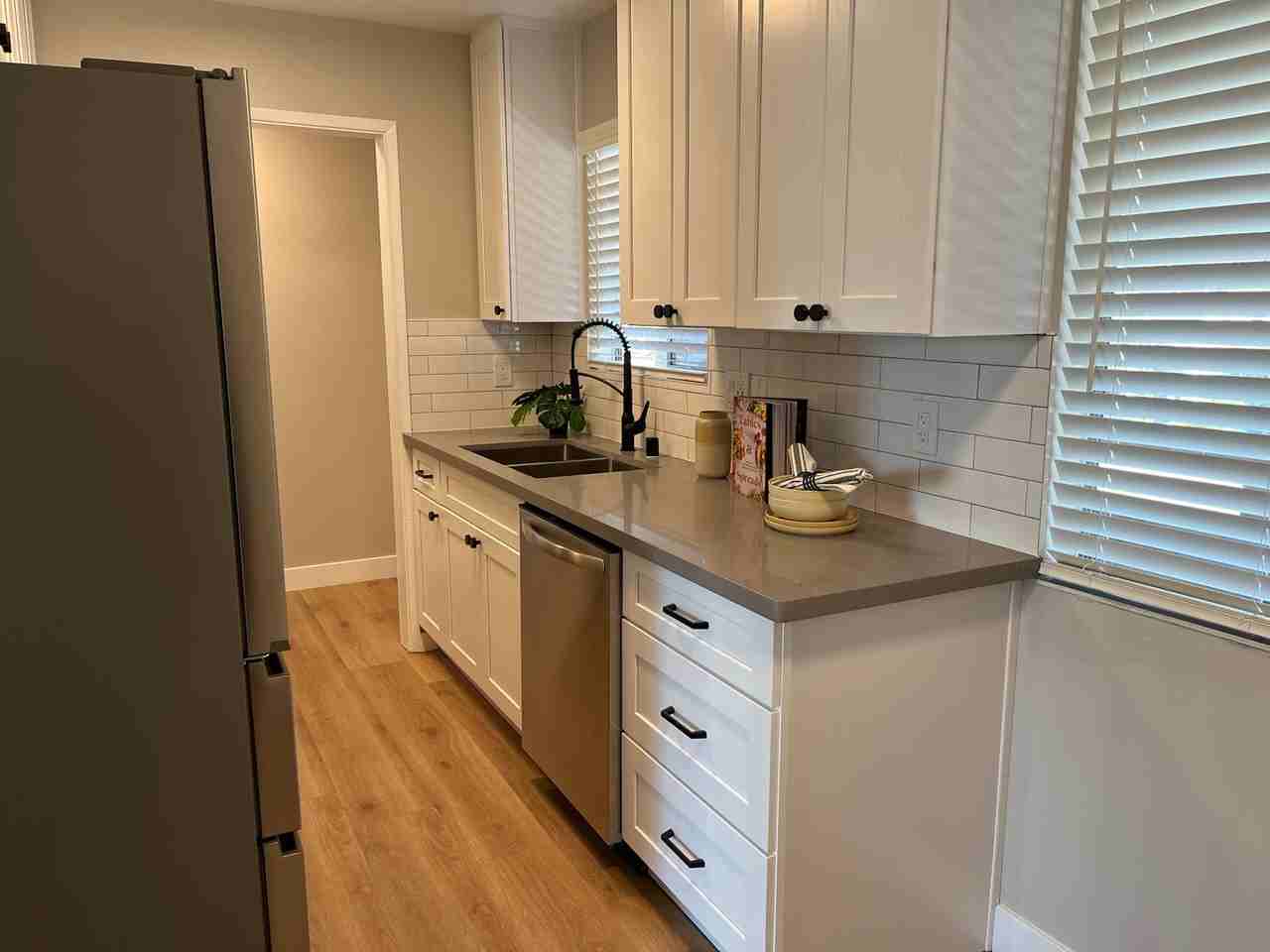 Grand at Rockridge (FKA Pleasant Valley Apts) - Photo 3 of 9