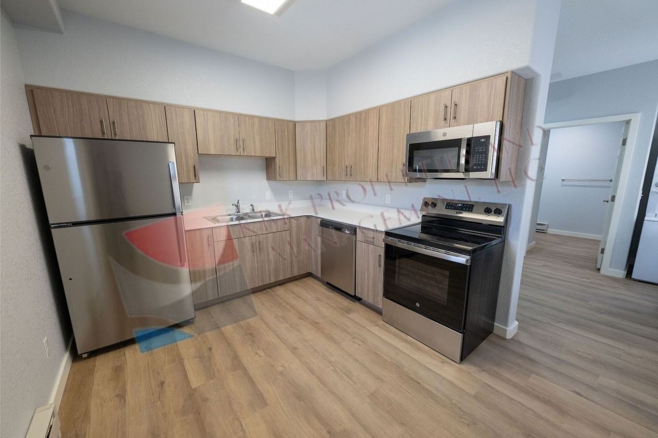 809 Indiana Avenue - Photo 4 of 48