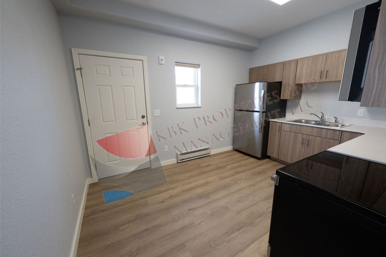 809 Indiana Avenue - Photo 5 of 46