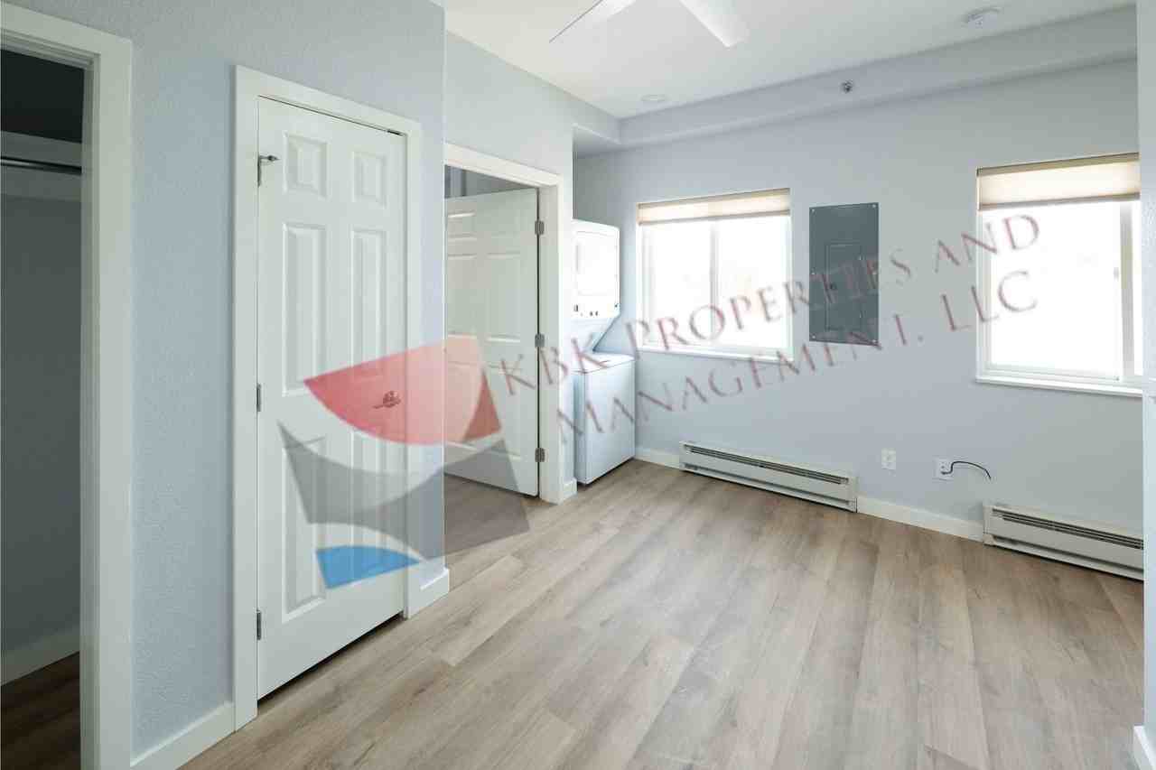 809 Indiana Avenue - Photo 7 of 46