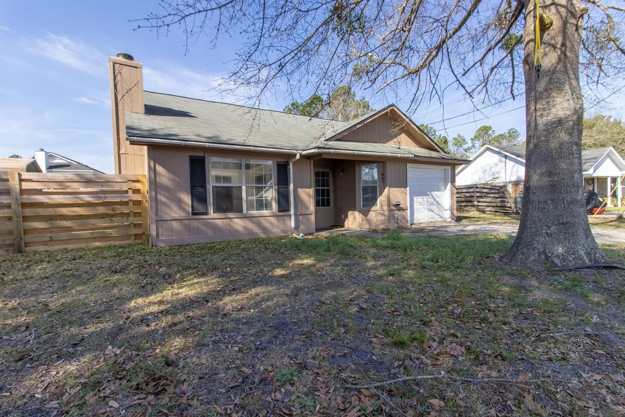 662 Demere St - Photo 3 of 36