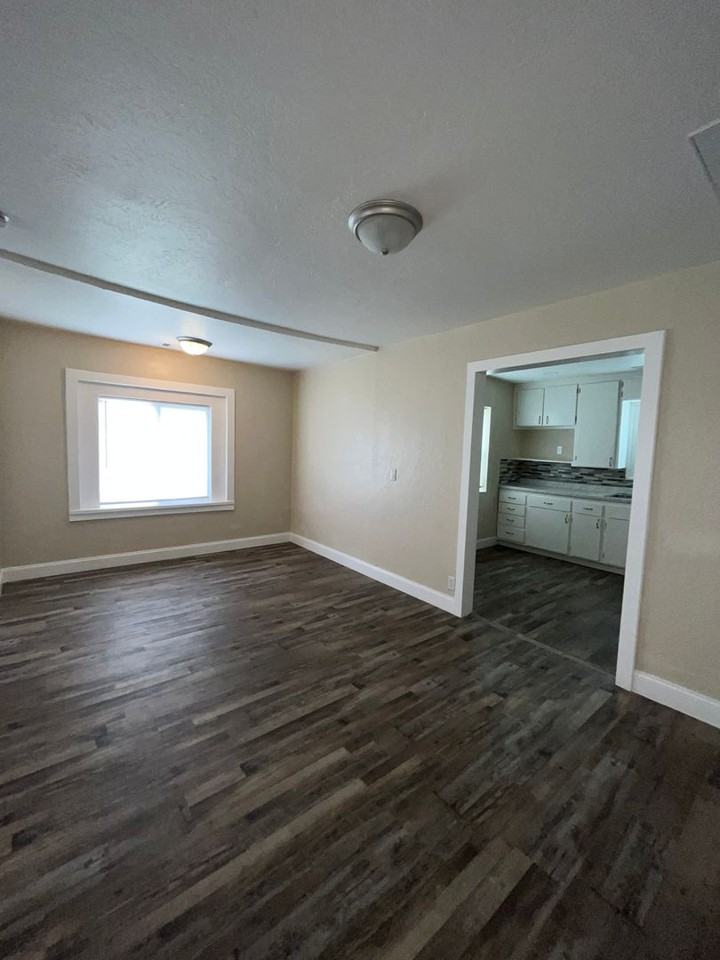 13405 Avenue 432 - Photo 3 of 21