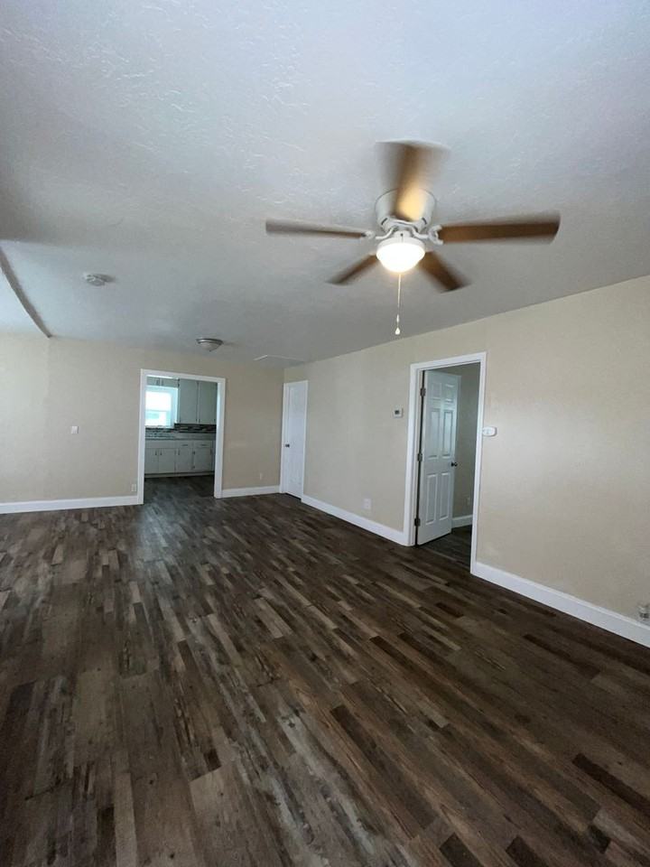 13405 Avenue 432 - Photo 4 of 21