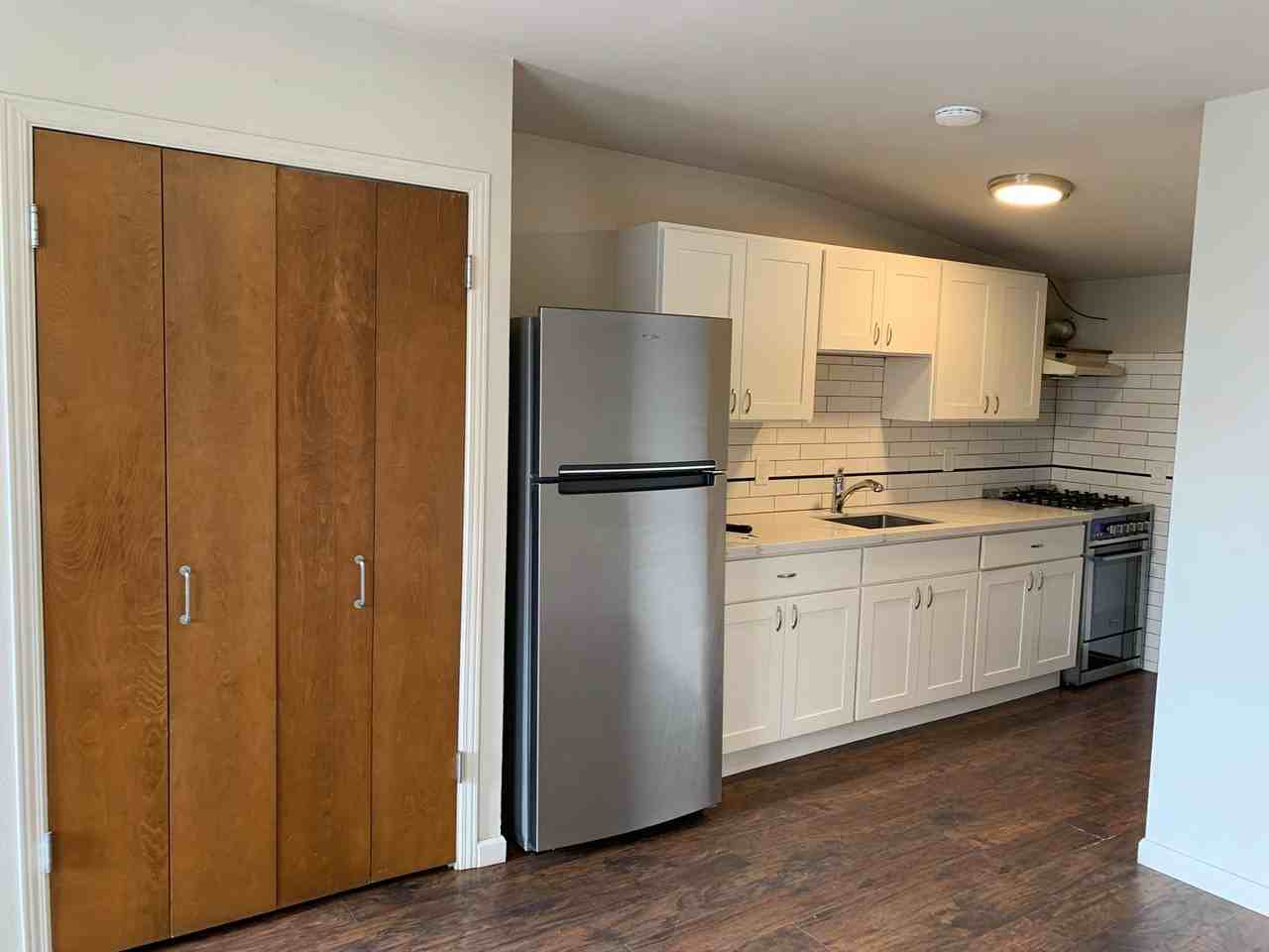 54 Nw Lake Pl - Photo 4 of 12