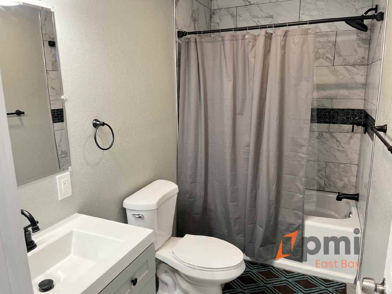 303 Virginia St #B - Photo 5 of 10