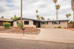 featured image of 2116 S Oak Park Dr