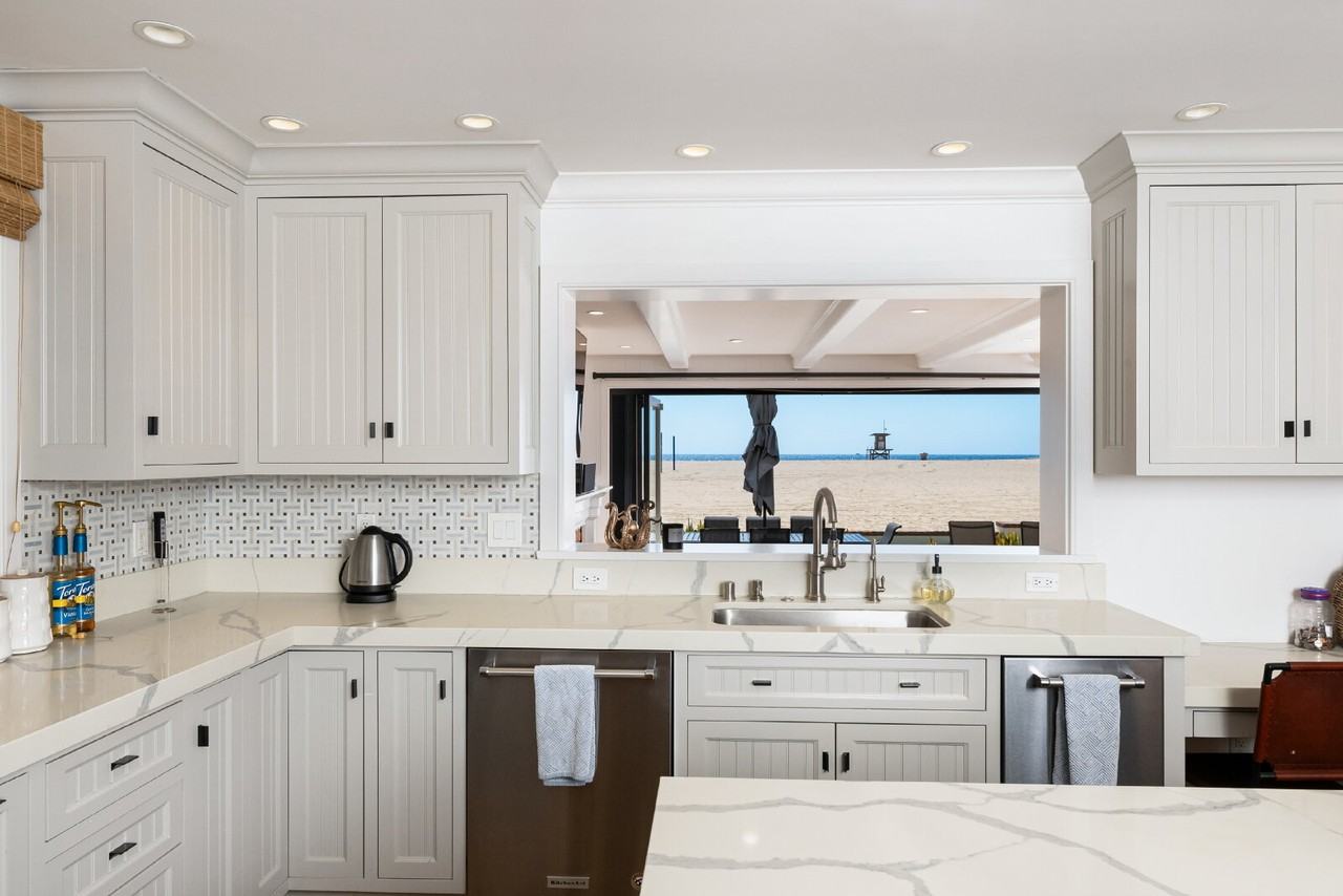 1228 W Oceanfront - Photo 3 of 33