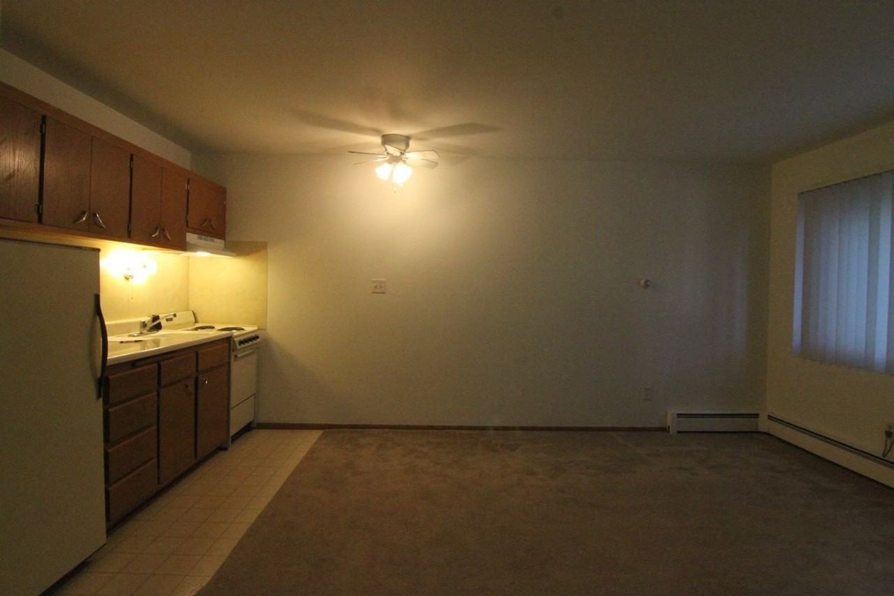 Executive House - Photo 3 of 4
