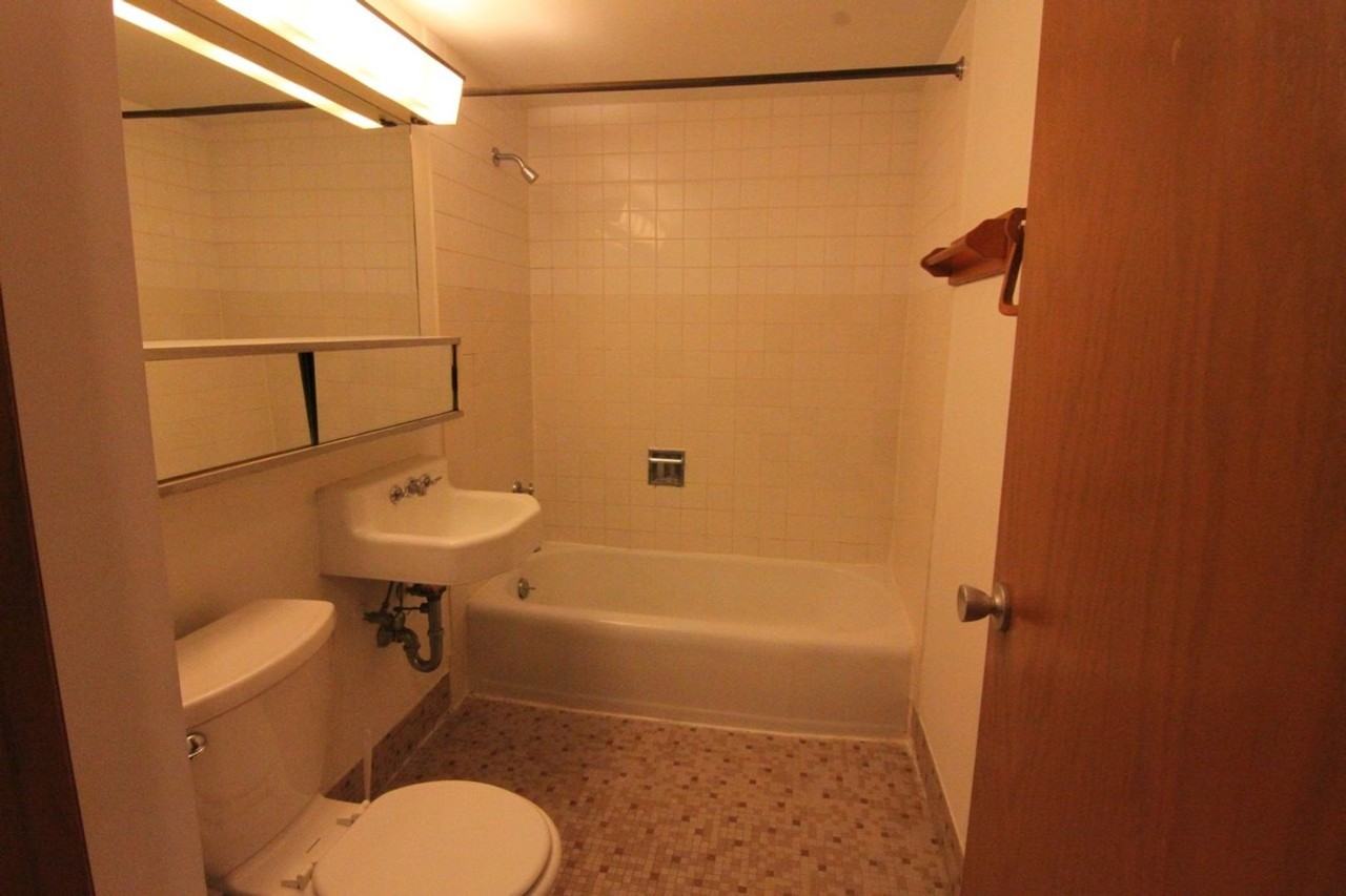 Executive House - Photo 4 of 4