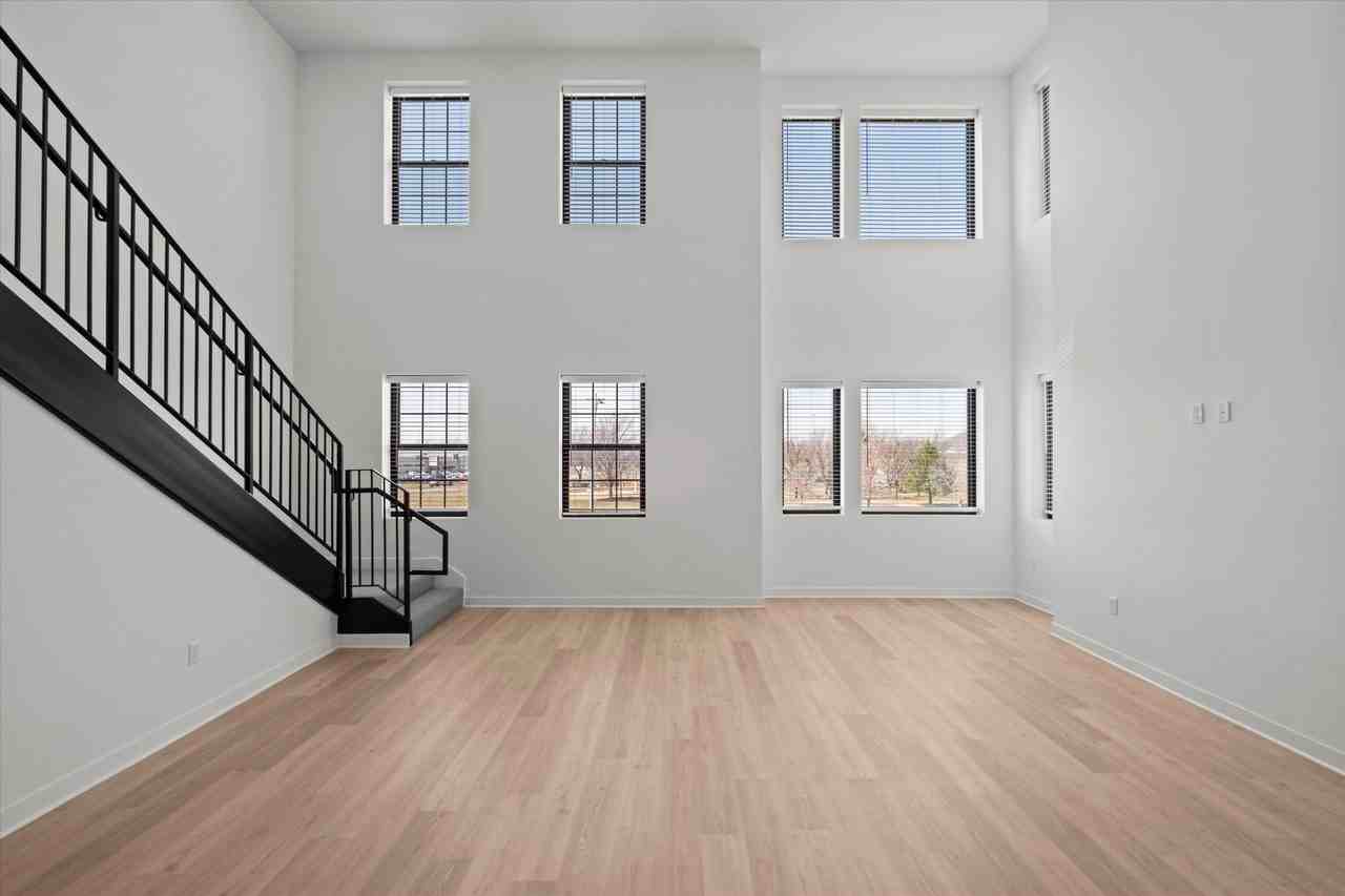 Blume NKC - Photo 2 of 50