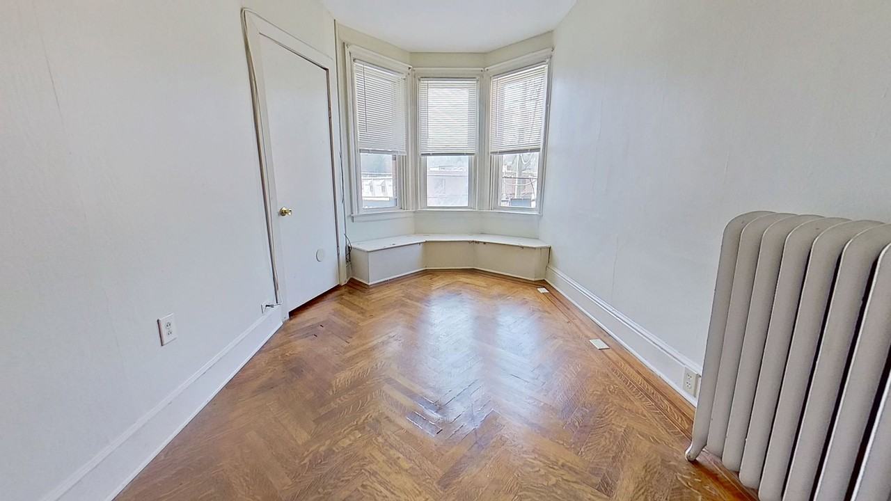 39 Main St - Photo 5 of 8