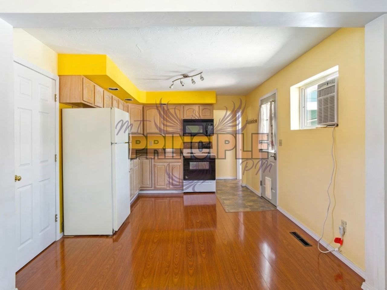 2021 Johns Ave - Photo 6 of 18