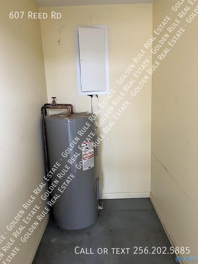 607 Reed Rd - Photo 3 of 5