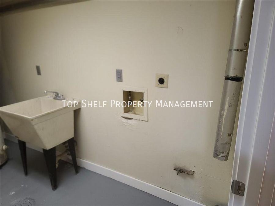 1322 Williams St - Photo 3 of 12