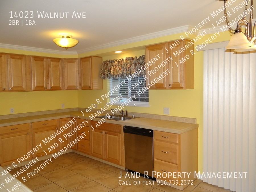 14023 Walnut Avenue - Photo 5 of 12