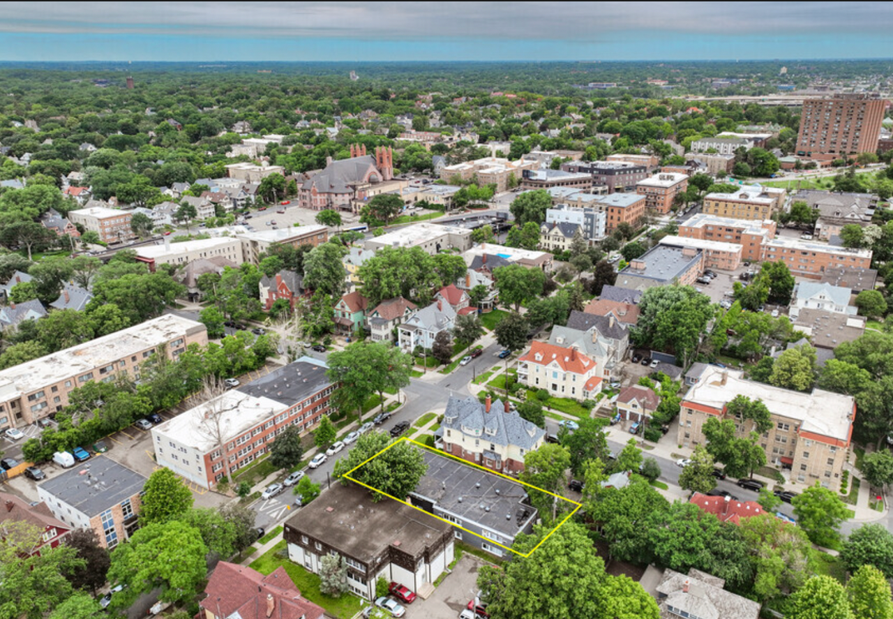 2205 Bryant Ave: The Lowry Hill Nook - Photo 2 of 3