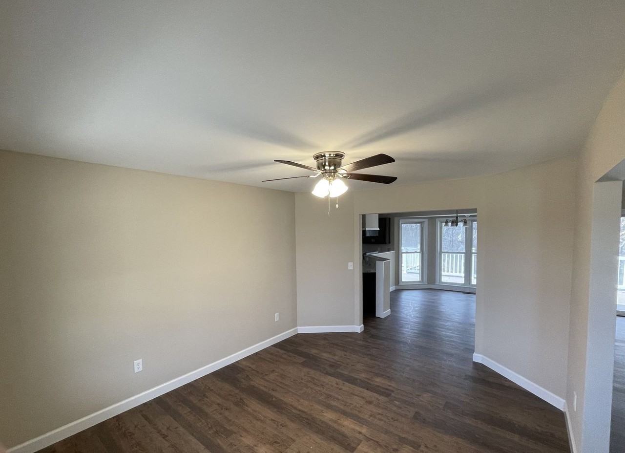 2101 W Outer Highway 61 - Photo 3 of 13