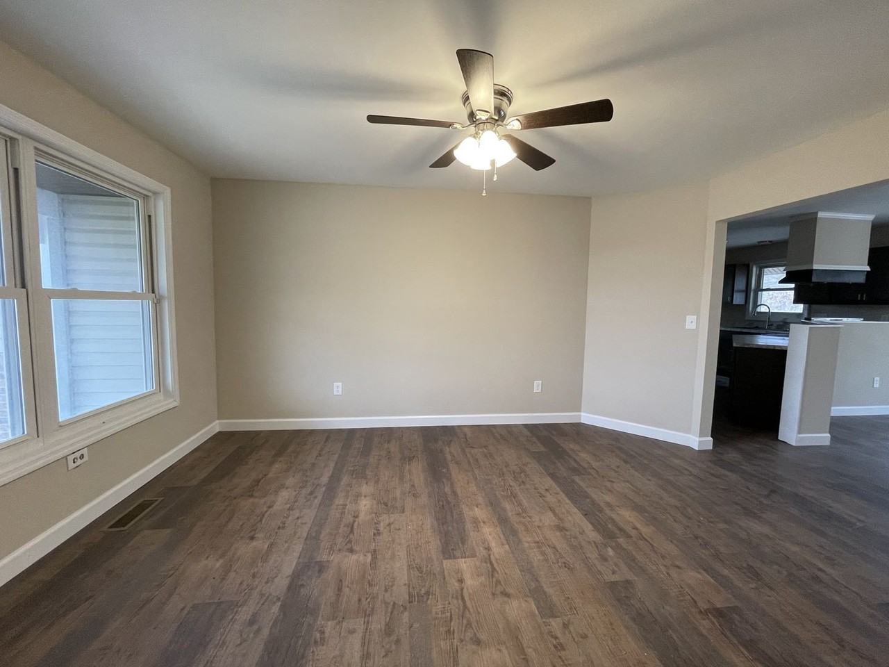 2101 W Outer Highway 61 - Photo 4 of 17