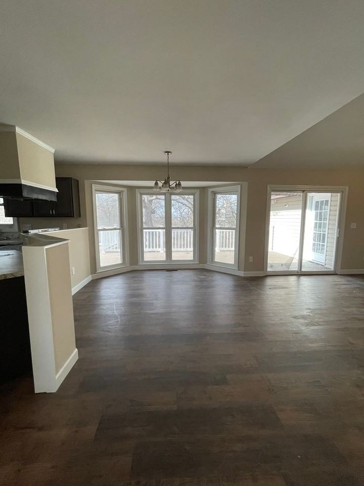 2101 W Outer Highway 61 - Photo 7 of 17