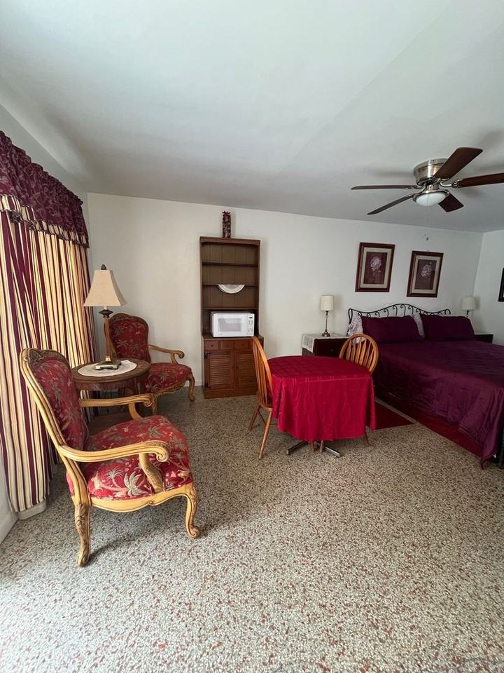 Jensen Beach efficiency with ALL UTILITIES INCLUDED! - Photo 2 of 18