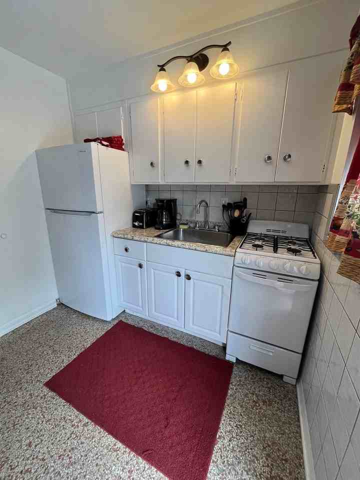 Jensen Beach efficiency with ALL UTILITIES INCLUDED! - Photo 3 of 18