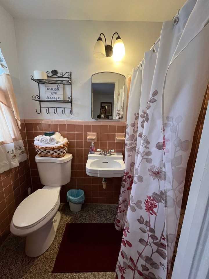 Jensen Beach efficiency with ALL UTILITIES INCLUDED! - Photo 5 of 18
