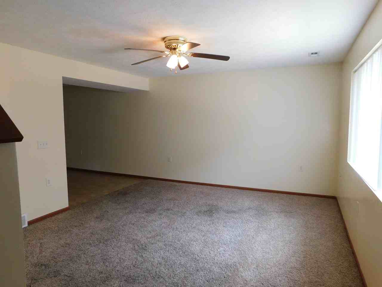 1420 East 14th - Photo 4 of 8