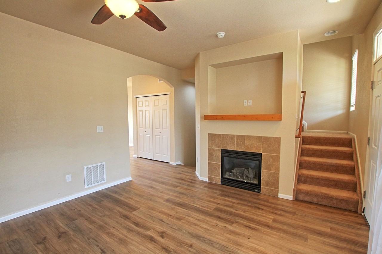 1328 Royal Troon Dr - Photo 2 of 17