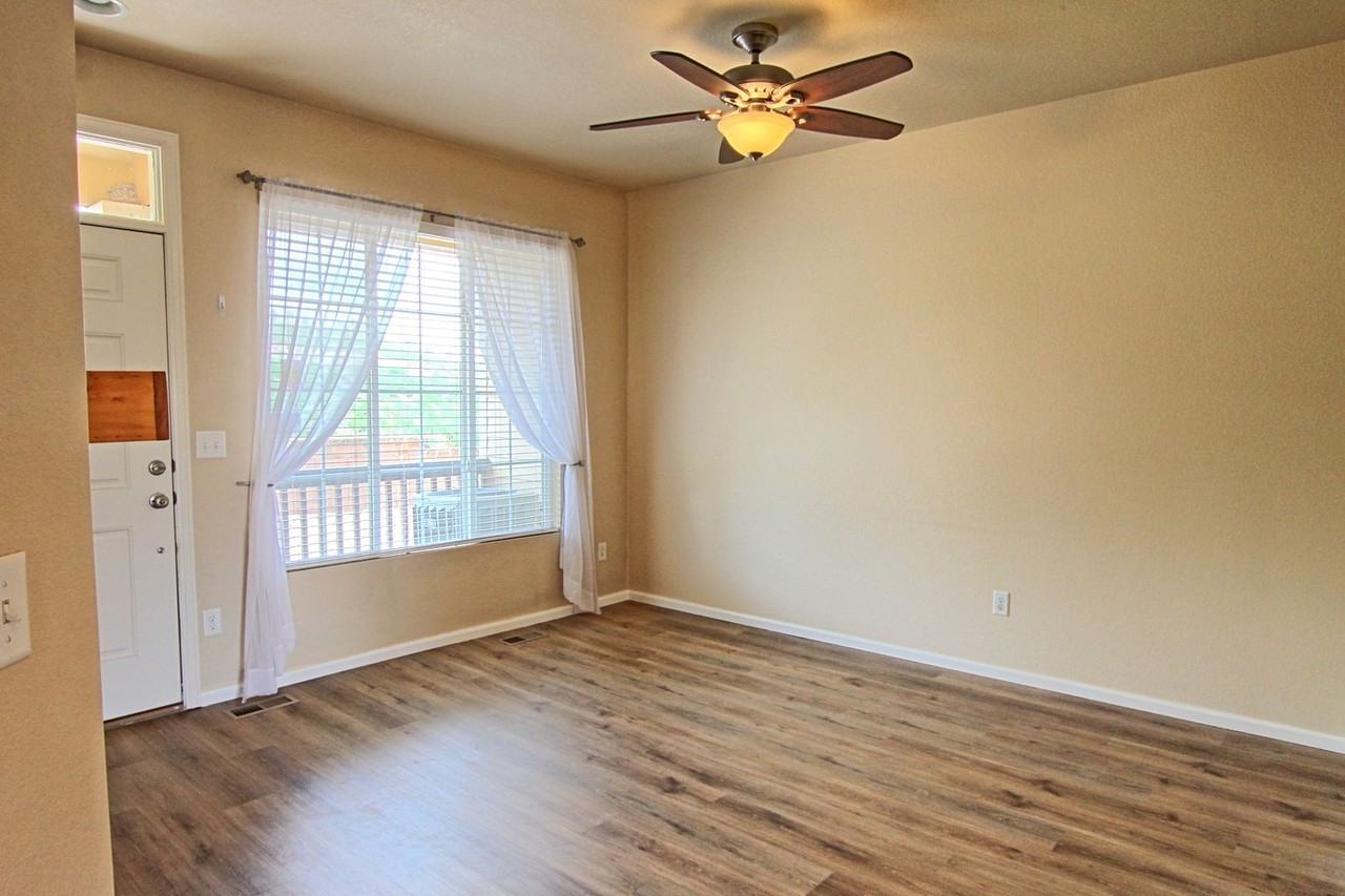 1328 Royal Troon Dr - Photo 3 of 17