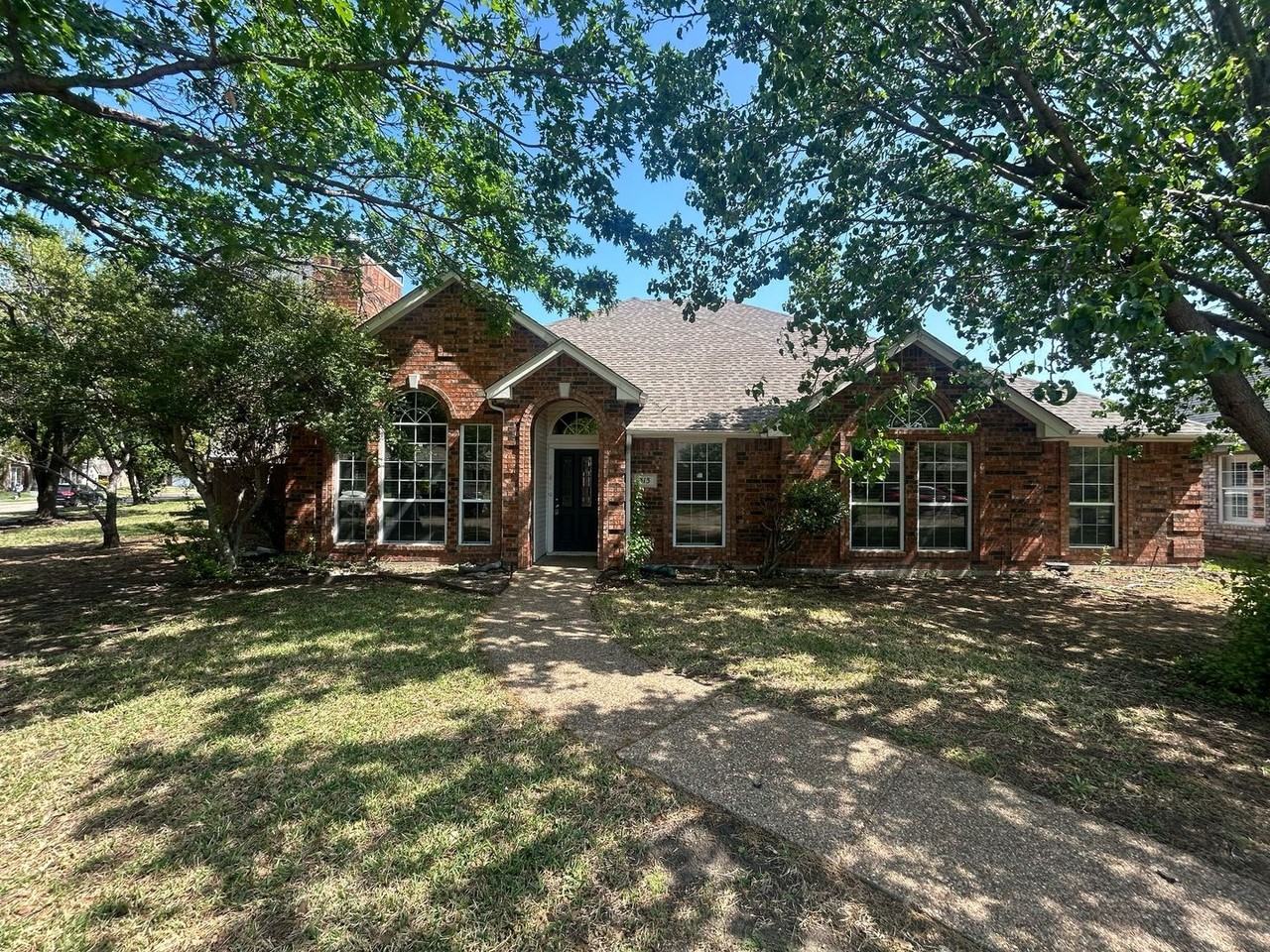 313 Meadowood Ln - Photo 2 of 23