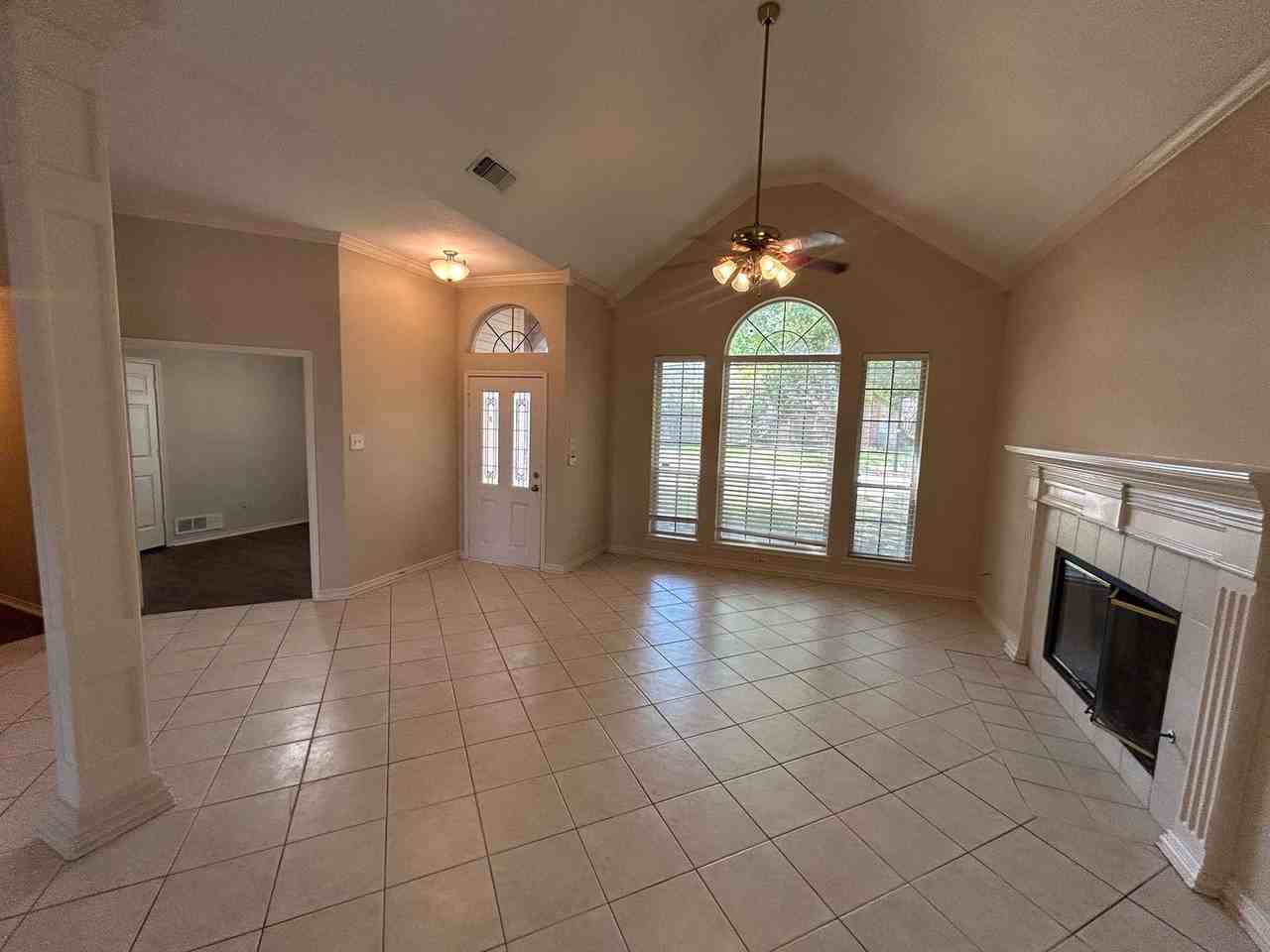 313 Meadowood Ln - Photo 4 of 23