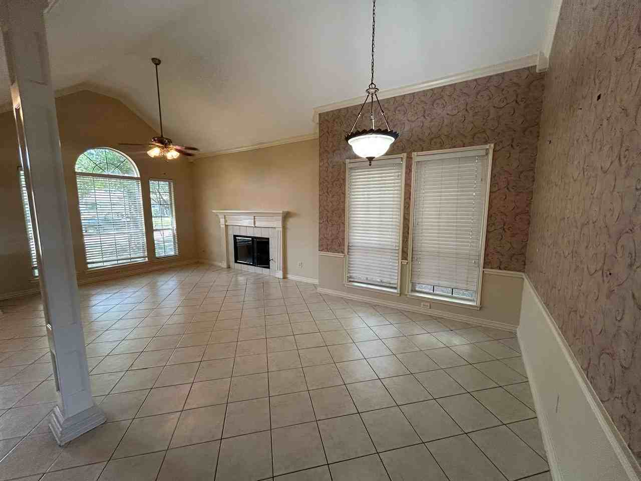 313 Meadowood Ln - Photo 6 of 23