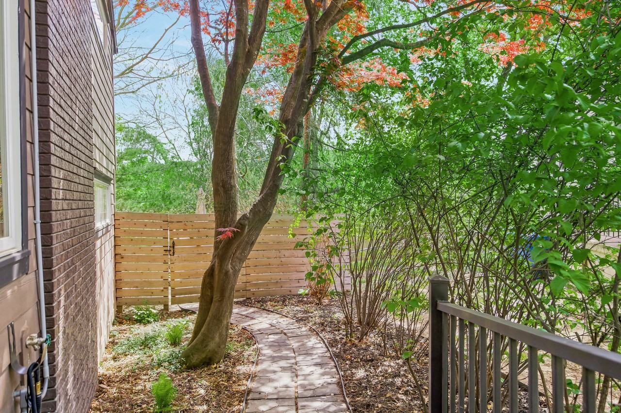 7819 Falmouth St - Photo 3 of 15