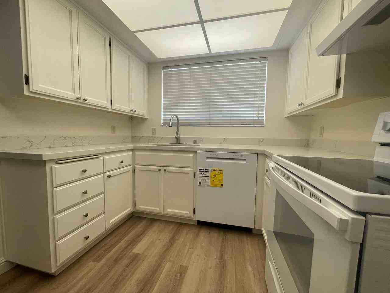 143 Monterey Dr - Photo 2 of 20