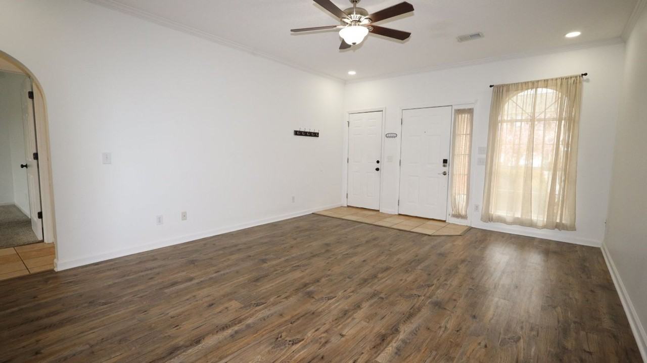 1701 Water Oak Dr - Photo 2 of 30