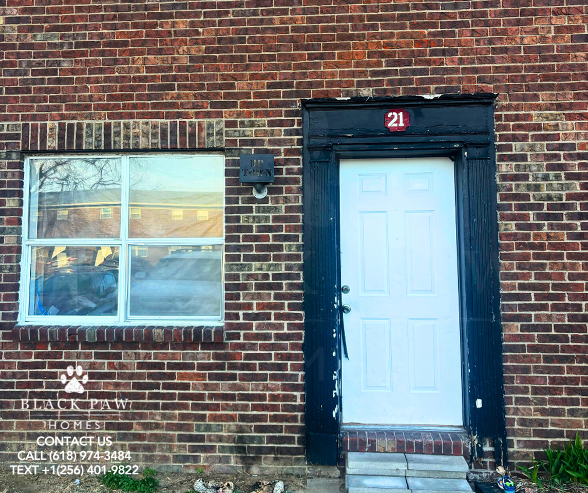 Very large 3 bedroom townhouse - Photo 3 of 8