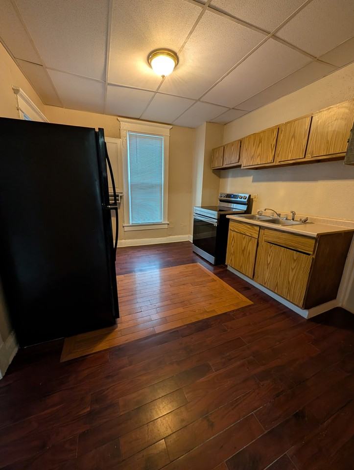 332 W Main St - Photo 2 of 10