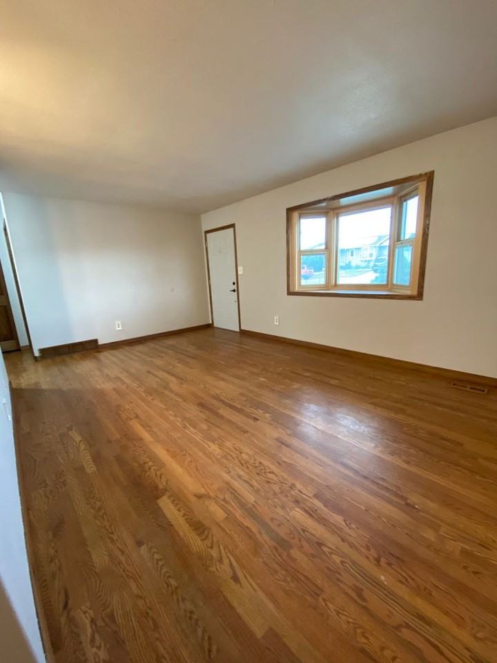 1612 E 24th St - Photo 3 of 19