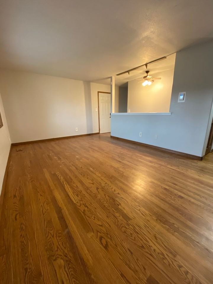 1612 E 24th St - Photo 4 of 19