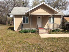 featured image of 600 N Poplar Ln