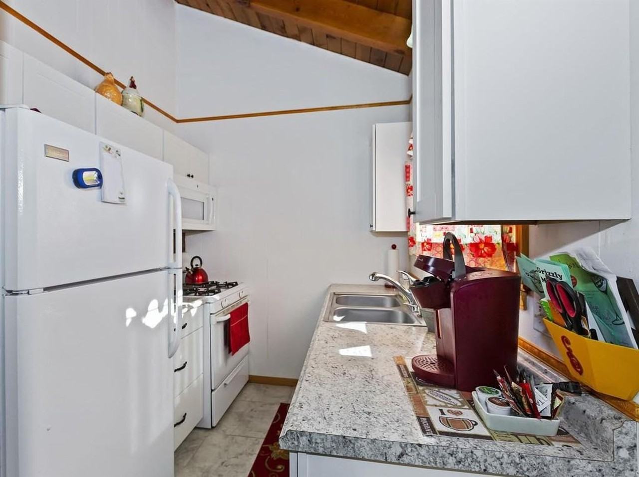 315 San Bernardino Ave - Photo 2 of 10