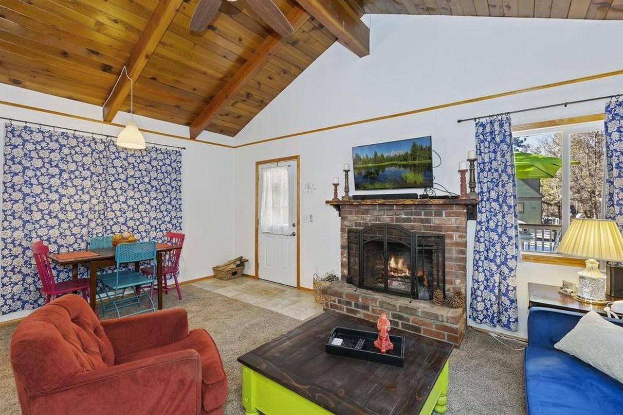 315 San Bernardino Ave - Photo 3 of 10