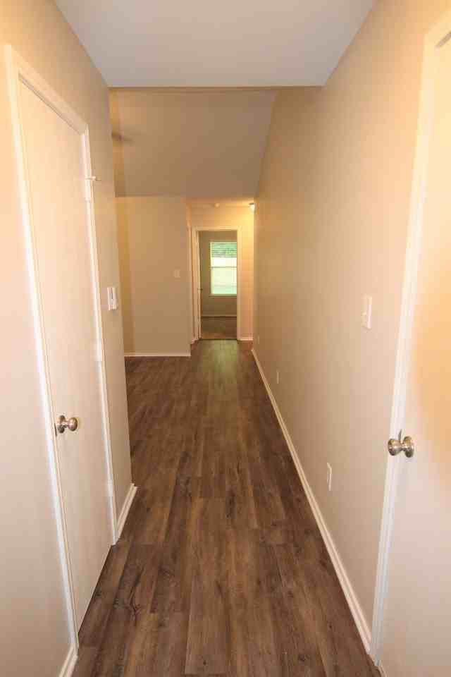 391 Frederick Cir - Photo 3 of 31