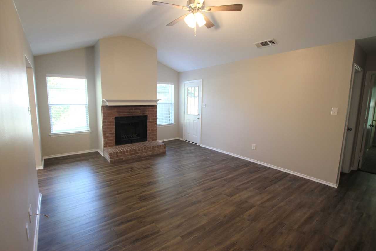 391 Frederick Cir - Photo 4 of 31