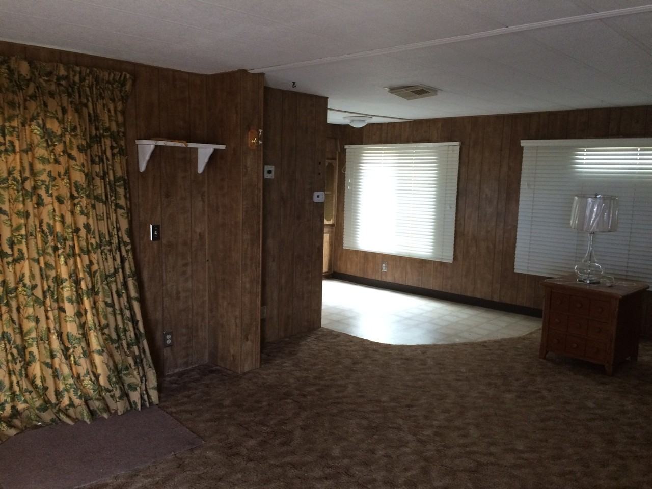 1022 W Desmond St - Photo 2 of 9