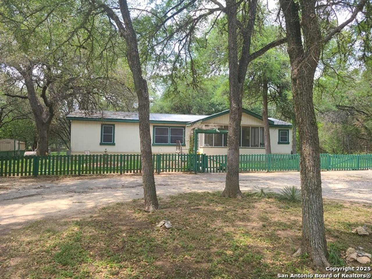 18861 Fm 2252 - Photo 2 of 37