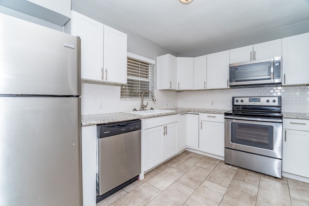 467 Shannon Lee St - Photo 7 of 18