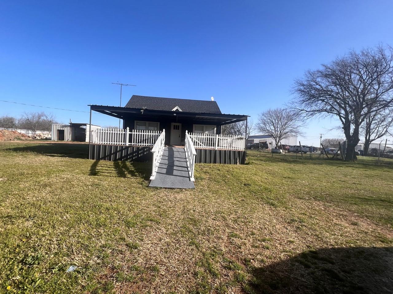 3506 County Road 920 - Photo 2 of 13