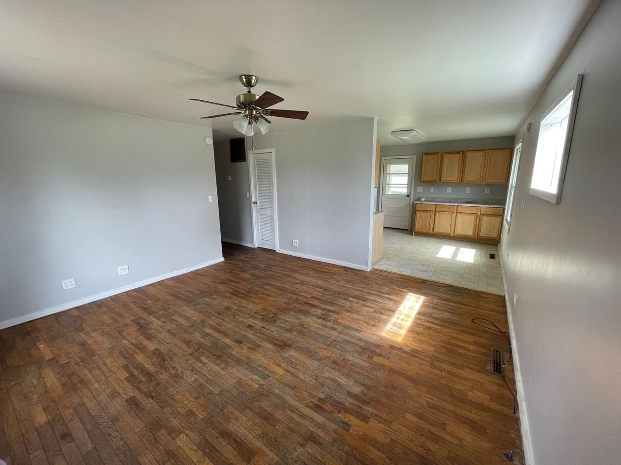 202 Harlan Ave - Photo 2 of 15