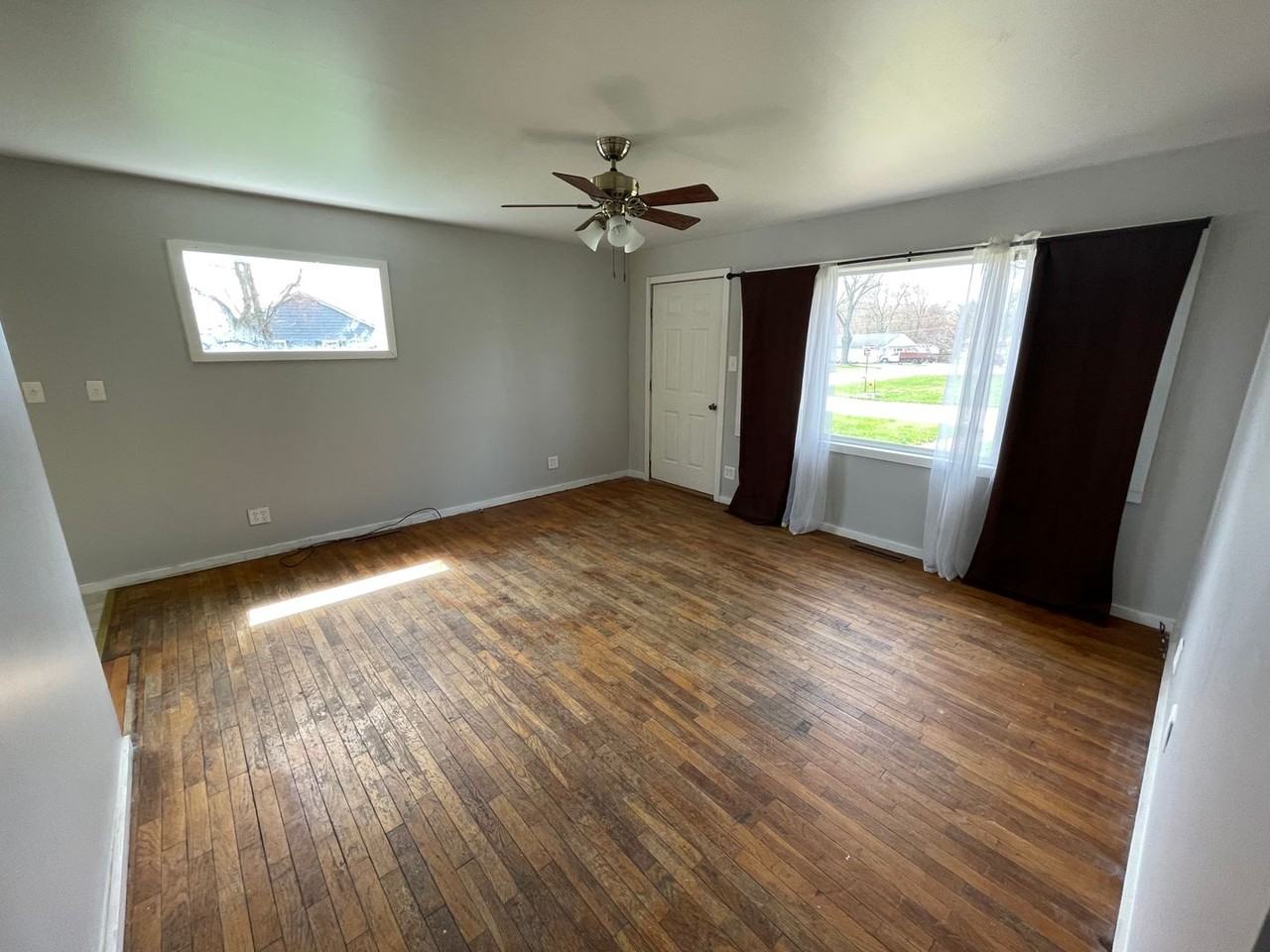 202 Harlan Ave - Photo 3 of 15